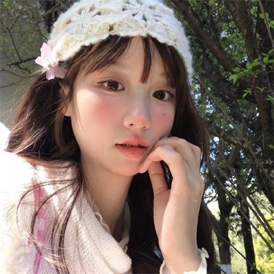 我们中的一个被绊倒电影海报